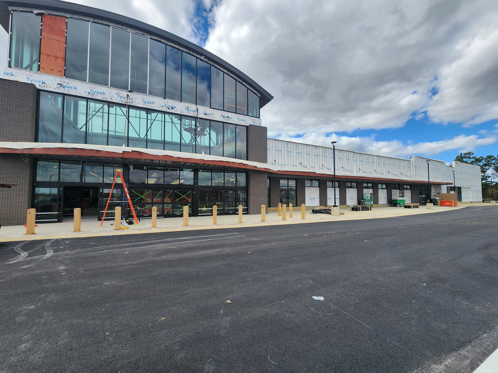 Case Study: Curtain Wall and Storefront for Weis Markets in Waldorf, MD